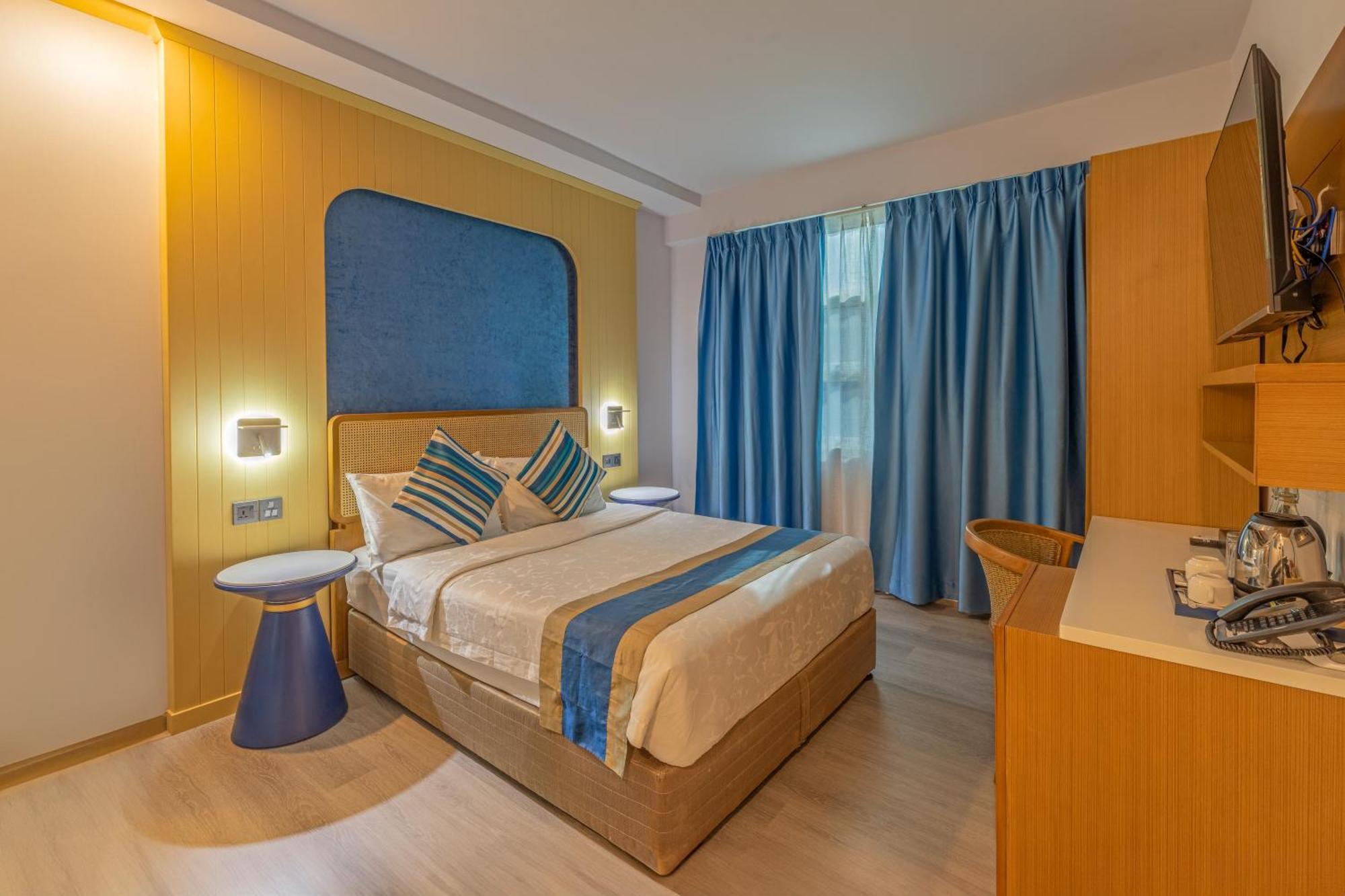 Umet Seaview Hotel With Free Airport Pick Up And Drop T&C Apply 馬累 外观 照片