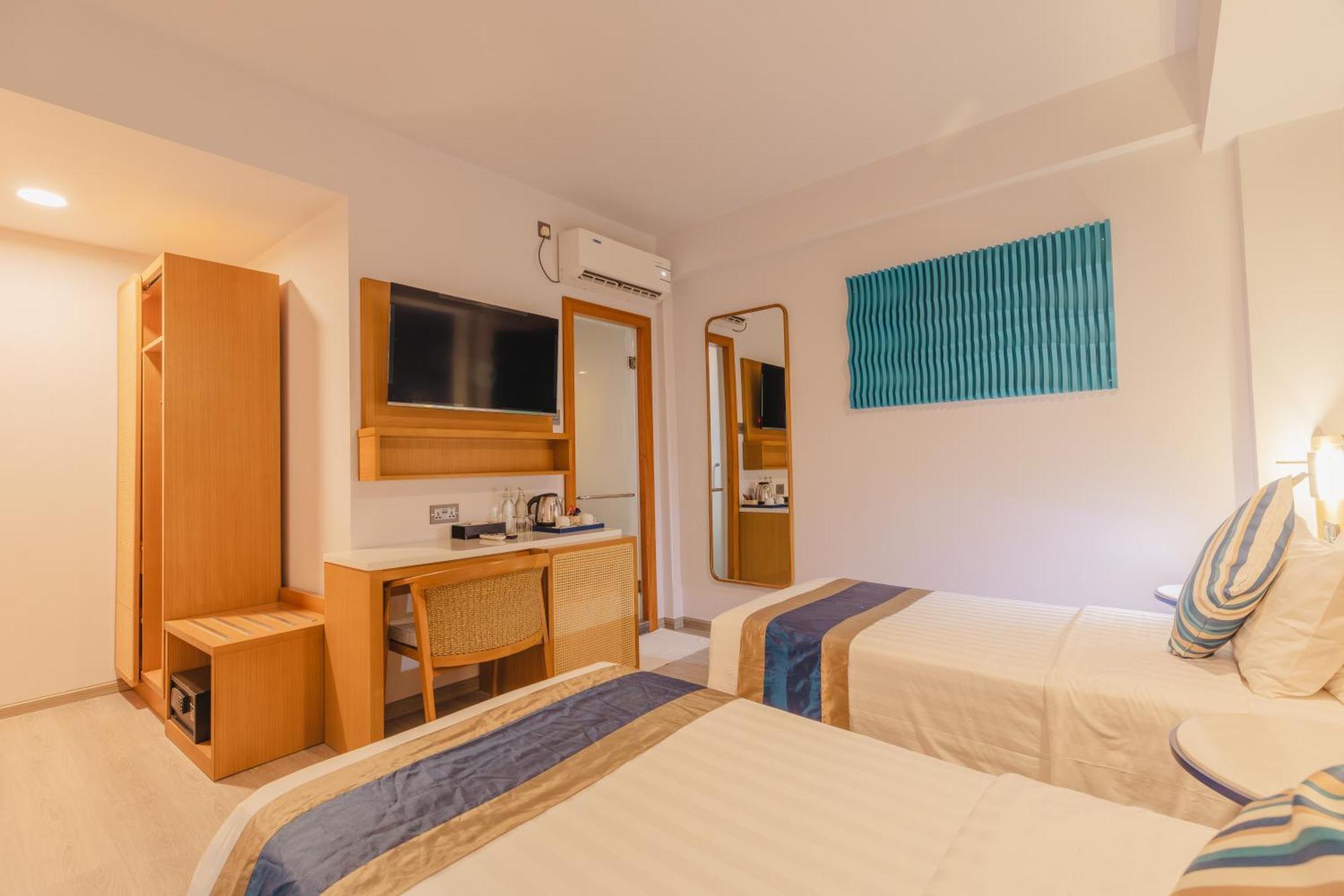 Umet Seaview Hotel With Free Airport Pick Up And Drop T&C Apply 馬累 外观 照片