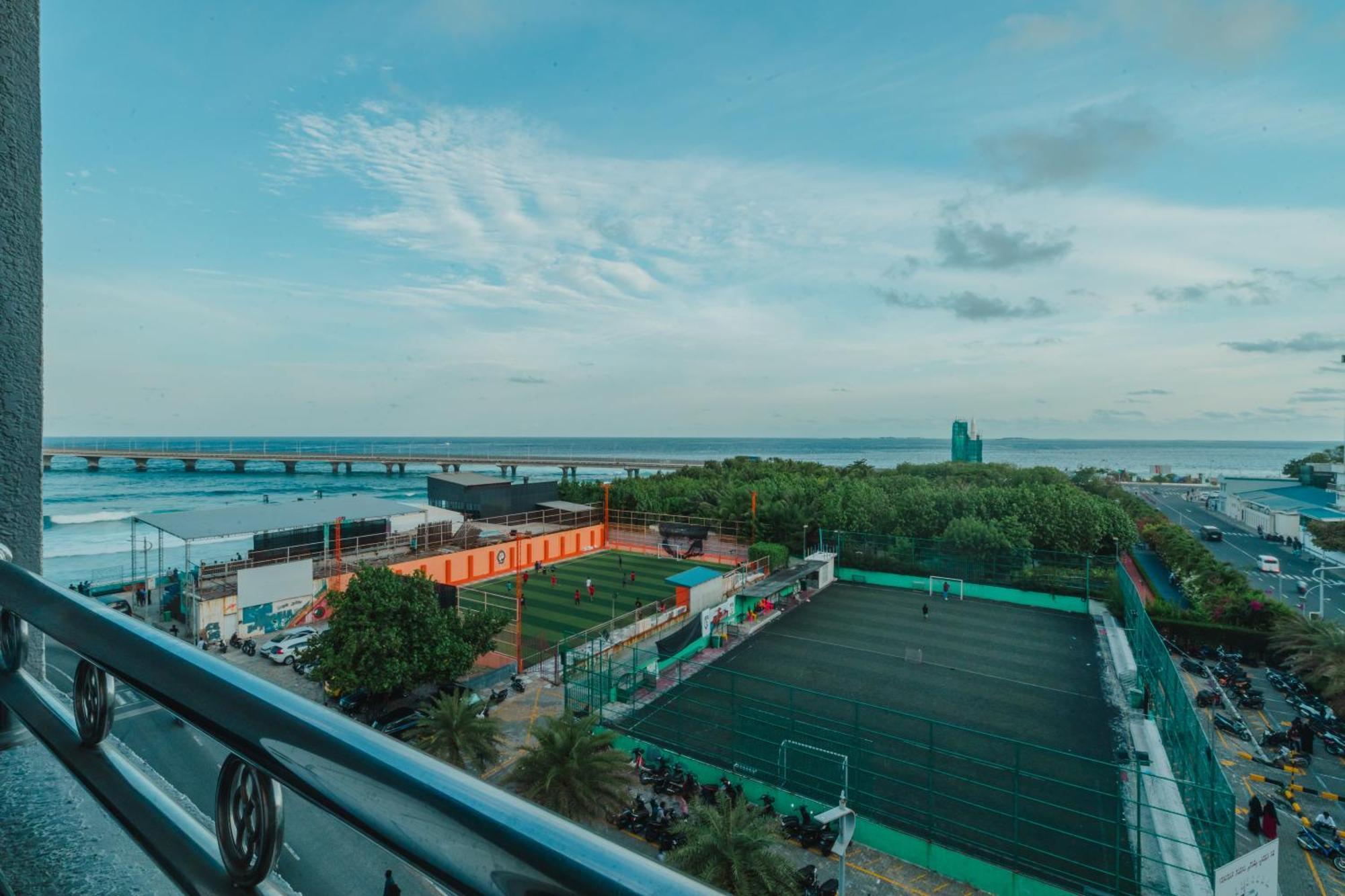 Umet Seaview Hotel With Free Airport Pick Up And Drop T&C Apply 馬累 外观 照片