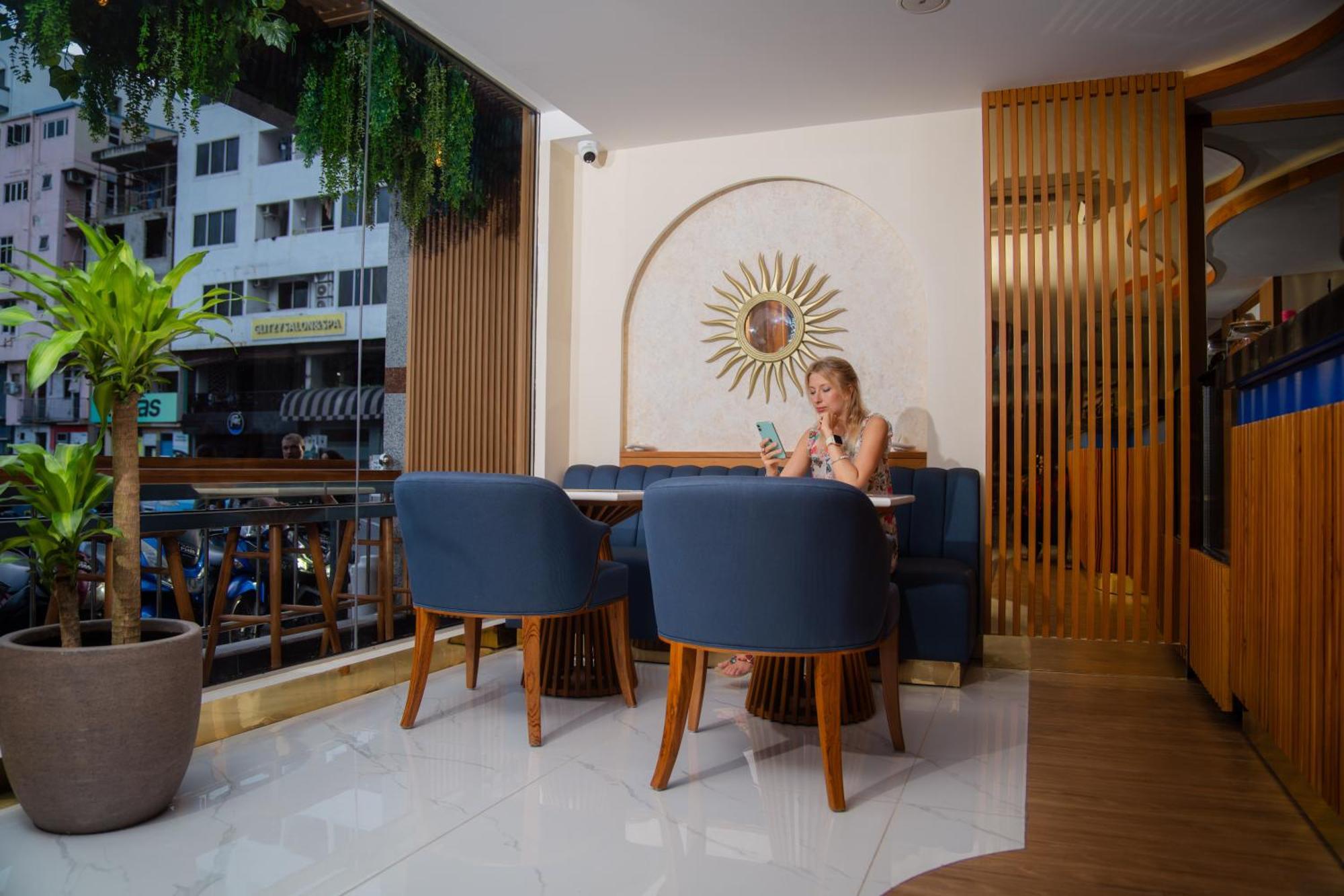 Umet Seaview Hotel With Free Airport Pick Up And Drop T&C Apply 馬累 外观 照片